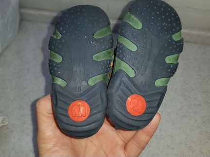 Кроссовки 18 р