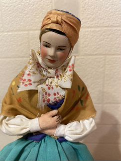 Куклы коллекционные в национальных костюмах