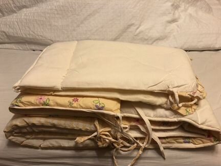 Мягкий бортик в кроватку