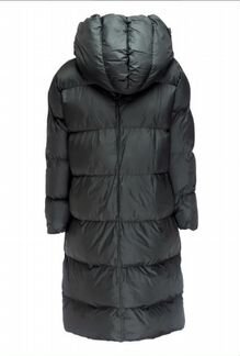 Пуховик Liviana Conti новый