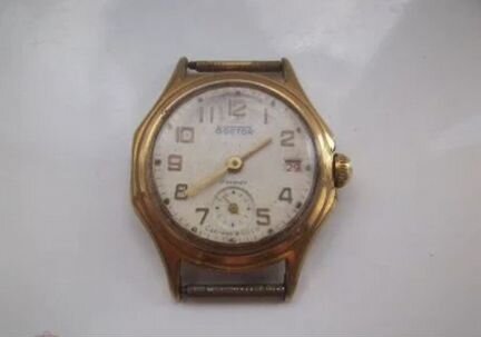 Часы Восток позолоченные