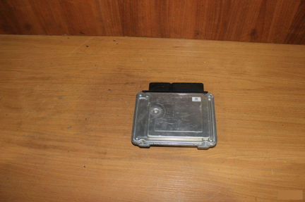 Блок управления двигателем Volkswagen Golf 6