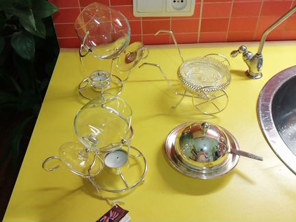 Предметы и аксессуары для сервировки стола посереб