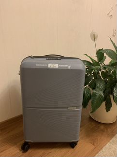 Супер легкий Чемодан American Tourister