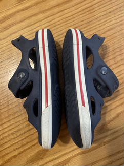 Сандали crocs