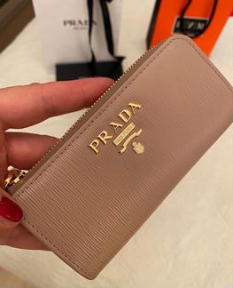 Ключница Prada. Новая. Оригинал. Бежевая кожа