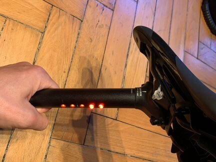 Подседельный штырь с интегрированным светом 25.4