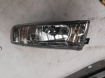 Туманка Toyota Grand Hiace 81221-26020