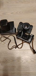 Фотоаппарат Зенит в кожаном чехле