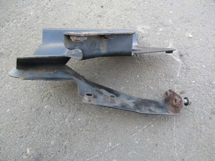 Кронштейн бачка гидроусилителя Scania