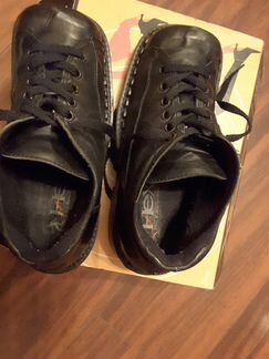 Ботинки на толстой подшве р38 осень