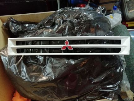 Решетка радиатора митсубиси кольт iv Mitsubishi Co