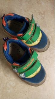 Кроссовки 26р