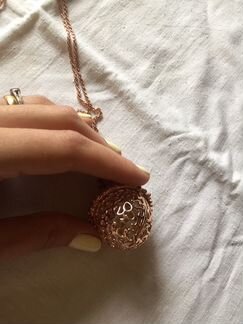 Цепочка с крупным кулоном