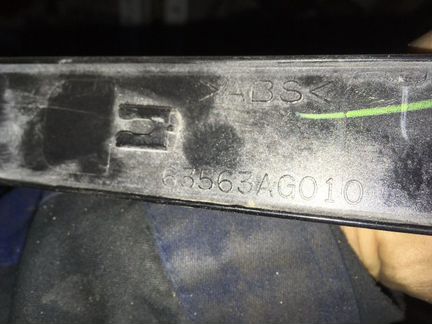 Накладка средней стойки левая Subaru Legacy BL5