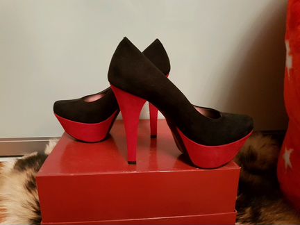 Красные женские туфли (Италия)