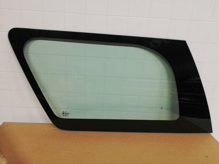 Стекло глухое заднее левое Cadillac Escalade 3