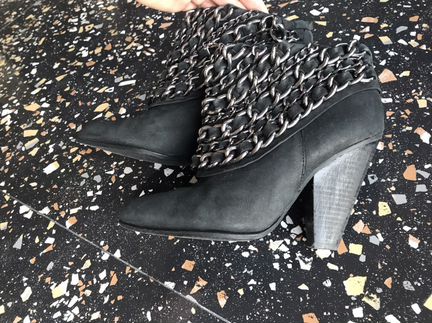 Zara стильные ботильоны 37-37.5