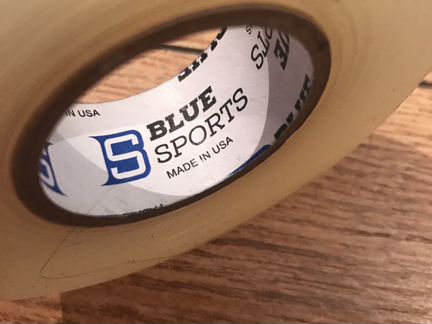 Хоккейная лента и скотч