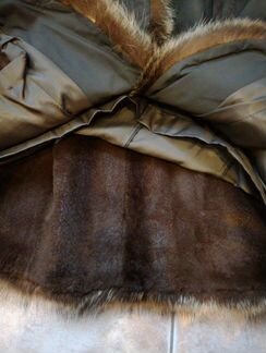 Куртка-парка с мехом енота женская