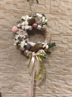 Рождественский венок с гирляндой