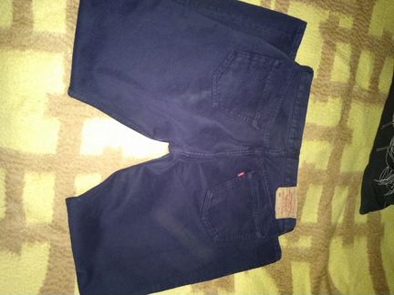 Джинсы Levis новые, полуобхват по талии 42см