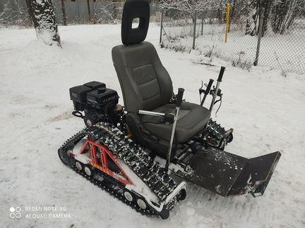 Самоходное кресло на гусеницах