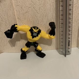 Фигурка Ben 10 Shocksquatch