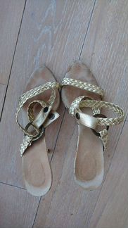 Босоножки золотые Roberto Cavalli