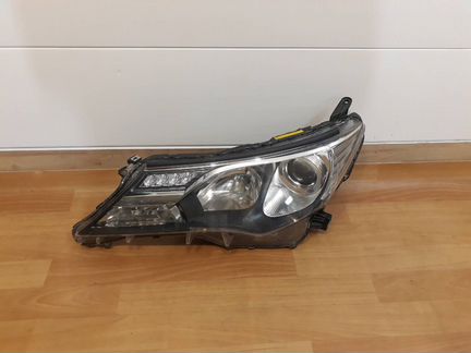 Фара левая Toyota RAV4 CA40 12-15 г