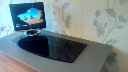 Стекло на стол черное полированное 10мм