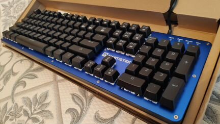 Механическая клавиатура MantisTek Blue Switch