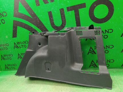 Обшивка багажника правая Renault Duster 2010