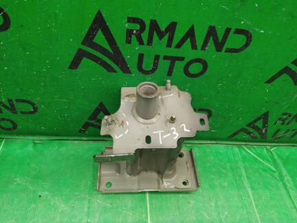 Кронштейн усилителя передний левый Nissan X-Trail