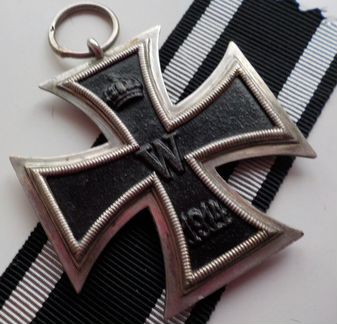 Железный крест II класса образца 1914г. Клеймо: Y