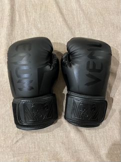 Боксерские перчатки Venum 10 oz