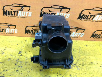 Корпус воздушного фильтра Toyota Avensis T250