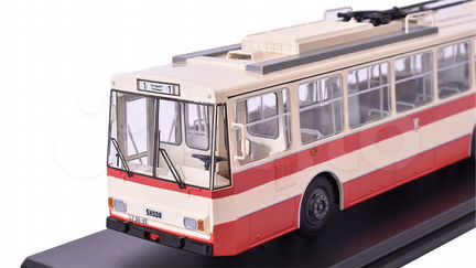 Троллейбус Skoda 14Tr, масштаб 1:43