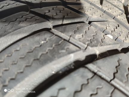 215 60 16 Bridgestone Blizzak LM-001