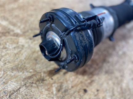 Пневмостойка Audi A8 D4/4H 2012г