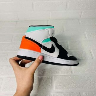 Кроссовки Nike Air Jordan 1