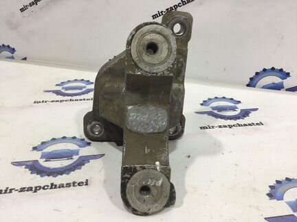 Кронштейн рулевой рейки правый Honda CR-V 3