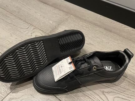 Кроссовки zara новые мужские