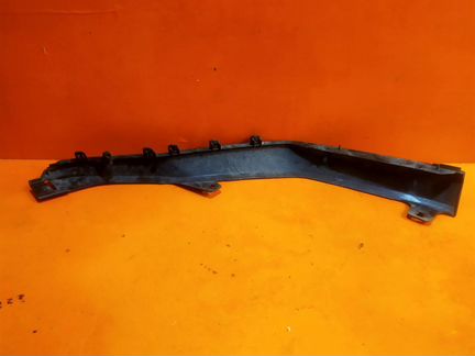 Накладка бампера передняя правая Lexus Rx 4