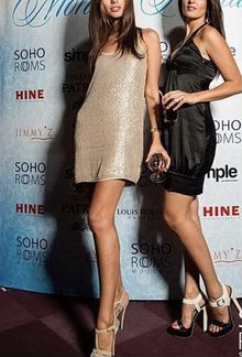 Коктейльное платье в пайетках Diane von Furstenber