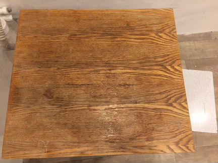 Стол и стулья