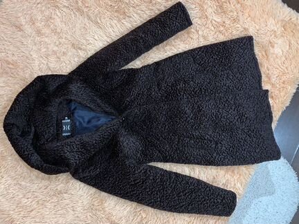 Шубка под буклированный каракуль с капюшоном