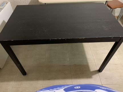 Табурет и стол