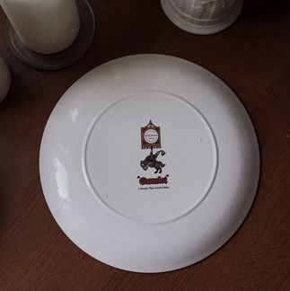 Wedgwood тарелка Календарь 1974 г. Камелот, Англия