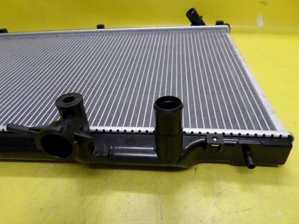 Радиатор охлаждения Мазда CX-7 2006-2012г новый